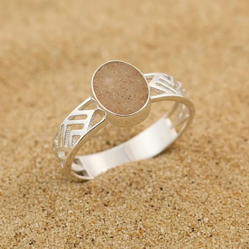Anillo con Arena o Tierra en Oval de Plata