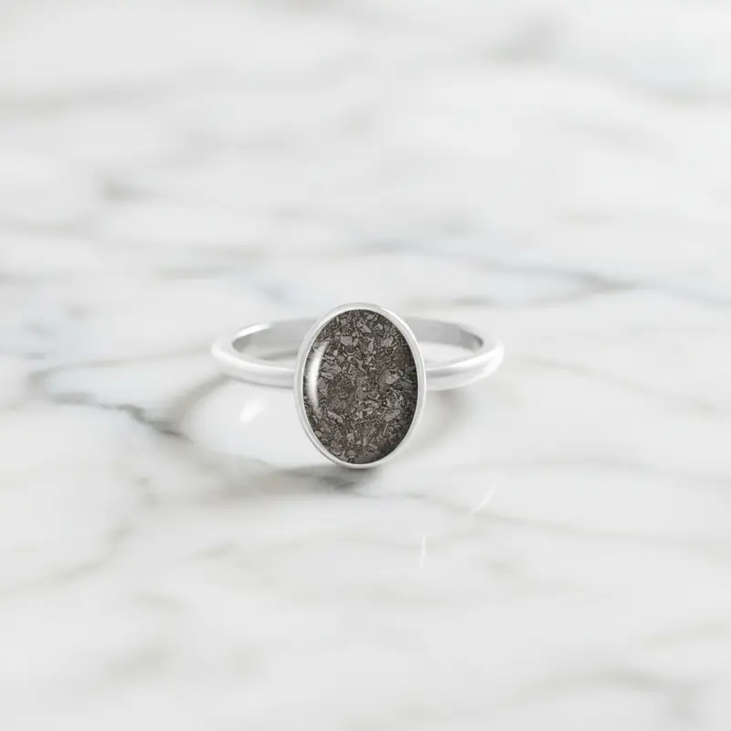 Anillo con Cenizas y/o Pelo en Óvalo Solitario de Acero