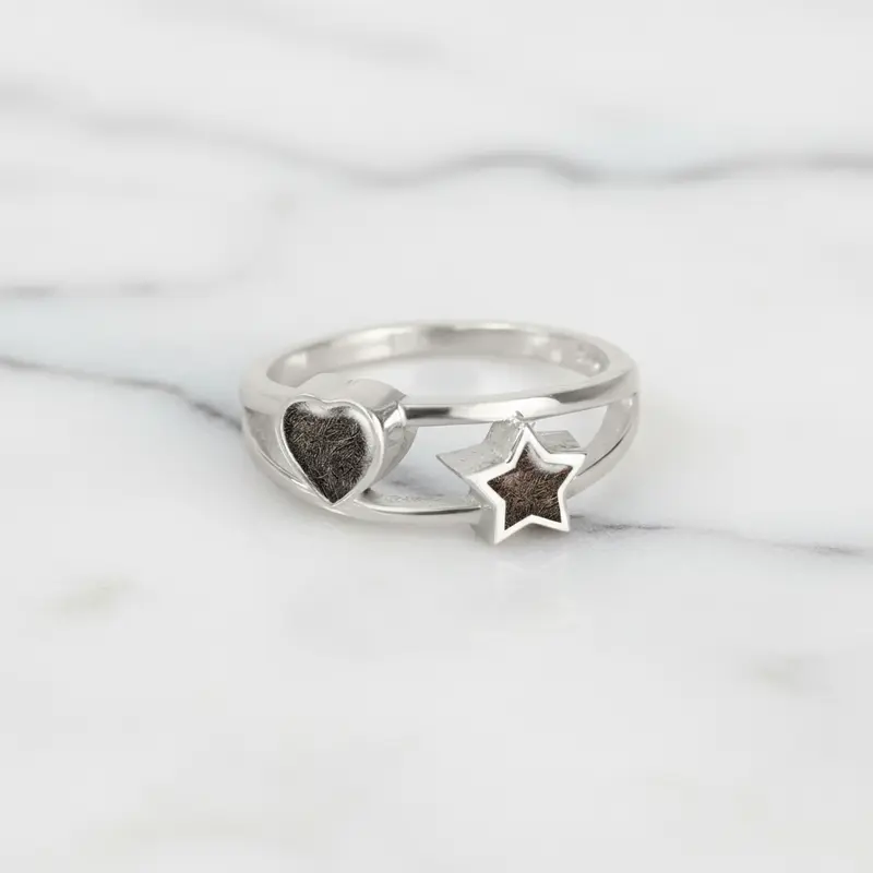 Anillo con Pelo de Mascota en Corazón y Estrella