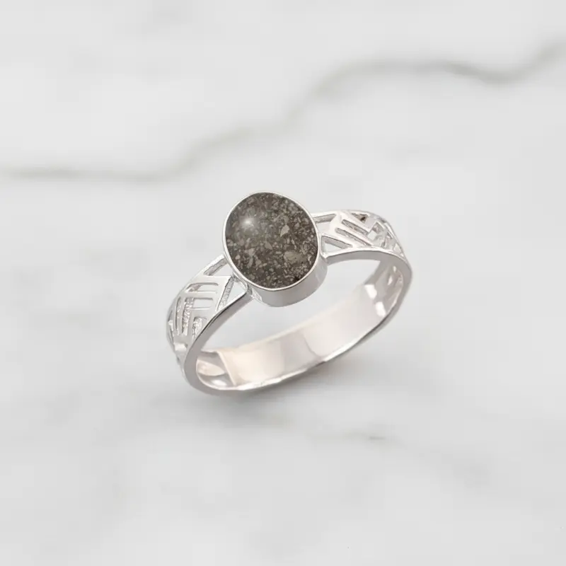 Anillo de Cenizas en Óvalo de Plata
