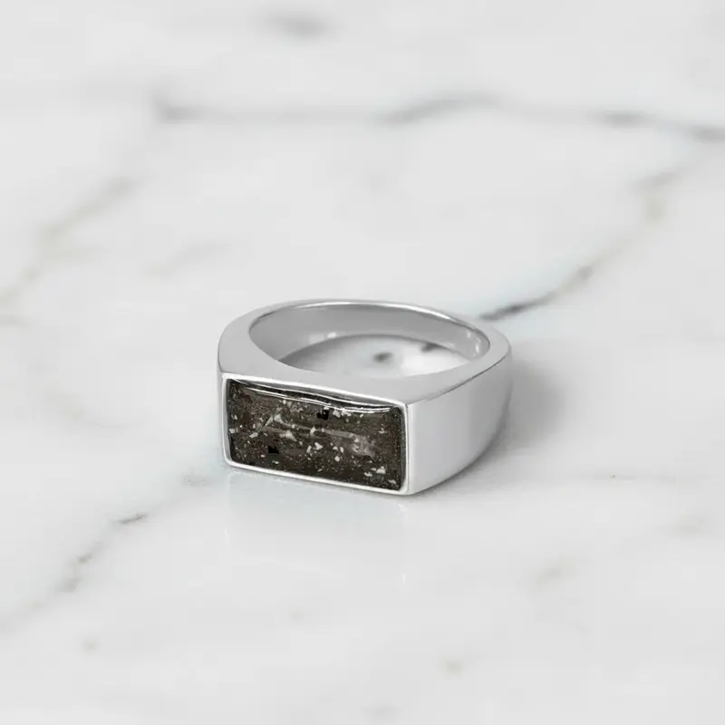 Anillo de Cenizas en Sello de Plata