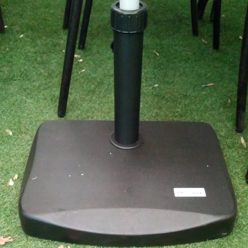 Base per ombrellone a muro in cemento da 20 kg