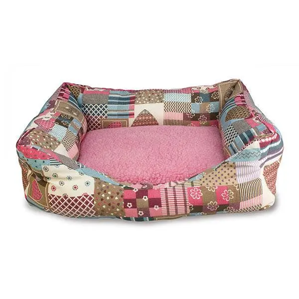 Cama estampada "Corazones y rayas"