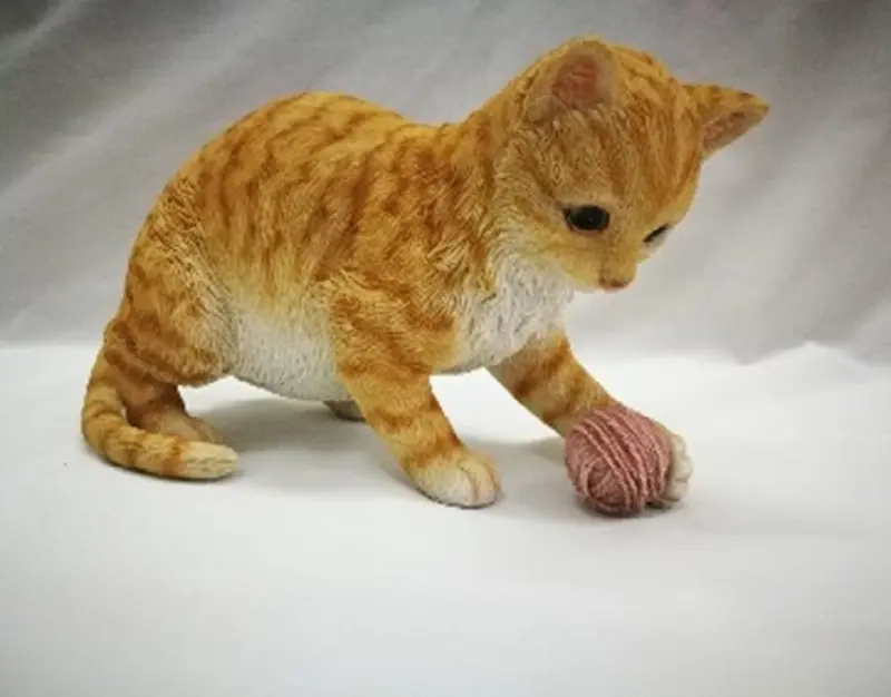 GATTO CON GOMITOLO 29X13,5XH15,5CM