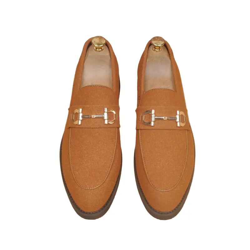 Zapatos de hombre en cuero sintético — Estilo coreano con punta afilada y plantilla elevadora